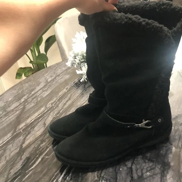 Lands End nice winter shoes 🖤. Size 6.5 - Picture 4 of 5